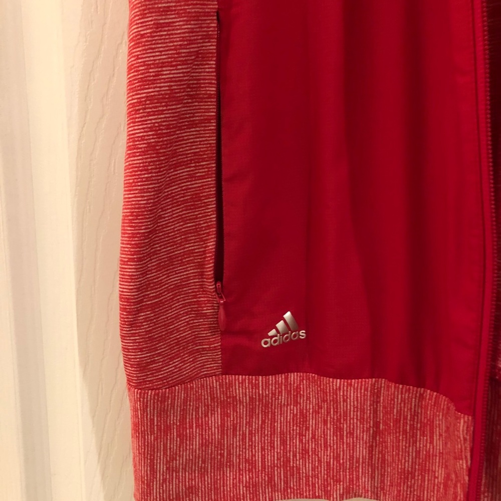 Adidas vest that is perfect for chili days - Picture 2 of 4